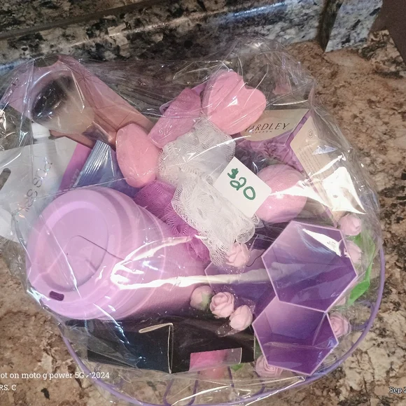 Women's Custom Gift Basket All Lavender Purple Birthday Anniversary Christmas - Picture 3 of 6